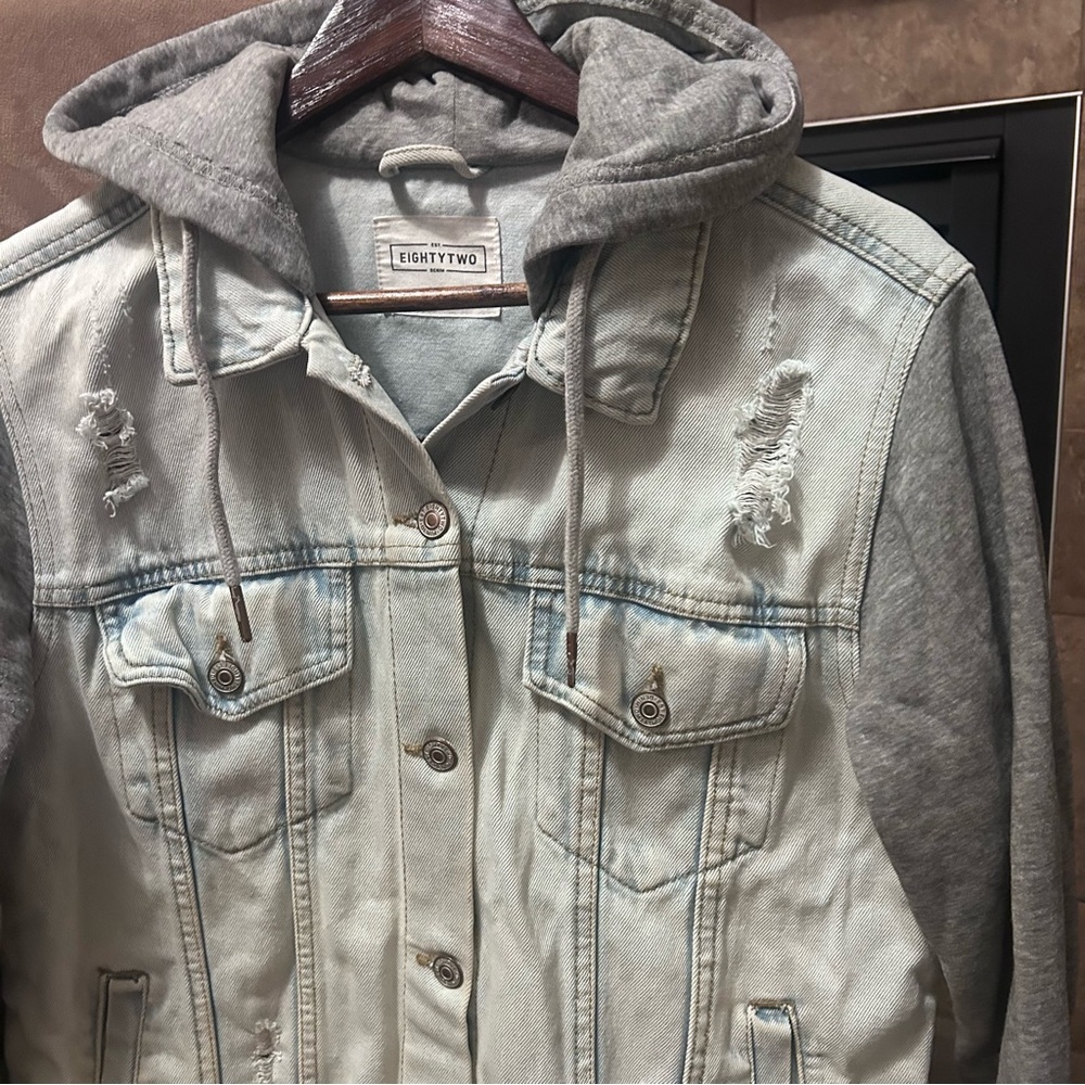 EIGHTY TWO Cotton Distressed Denim and Gray Hooded Jean Jacket Size Large